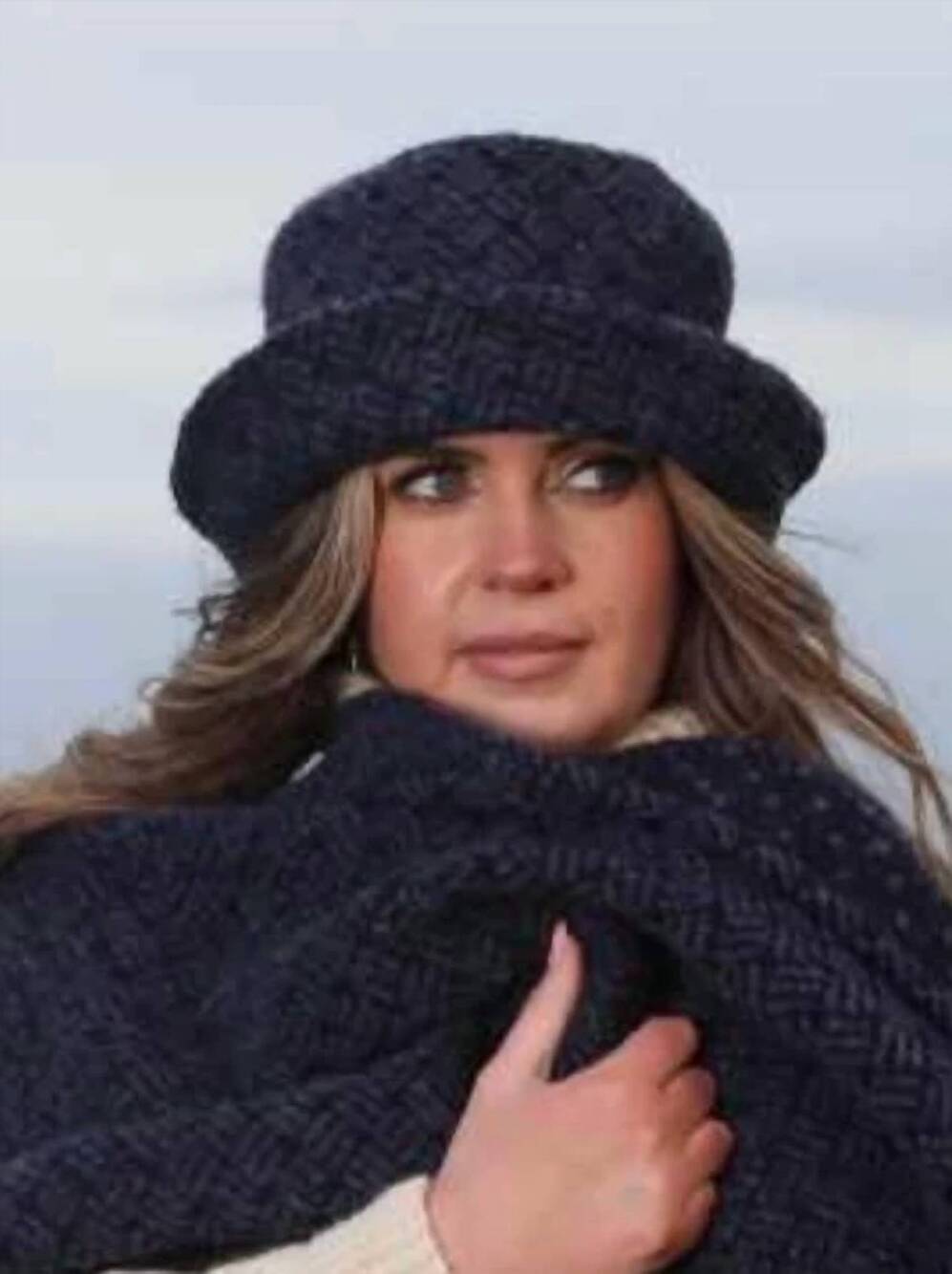 NEW BRANIGAN WEAVERS tara wool country hat in navy/indigo